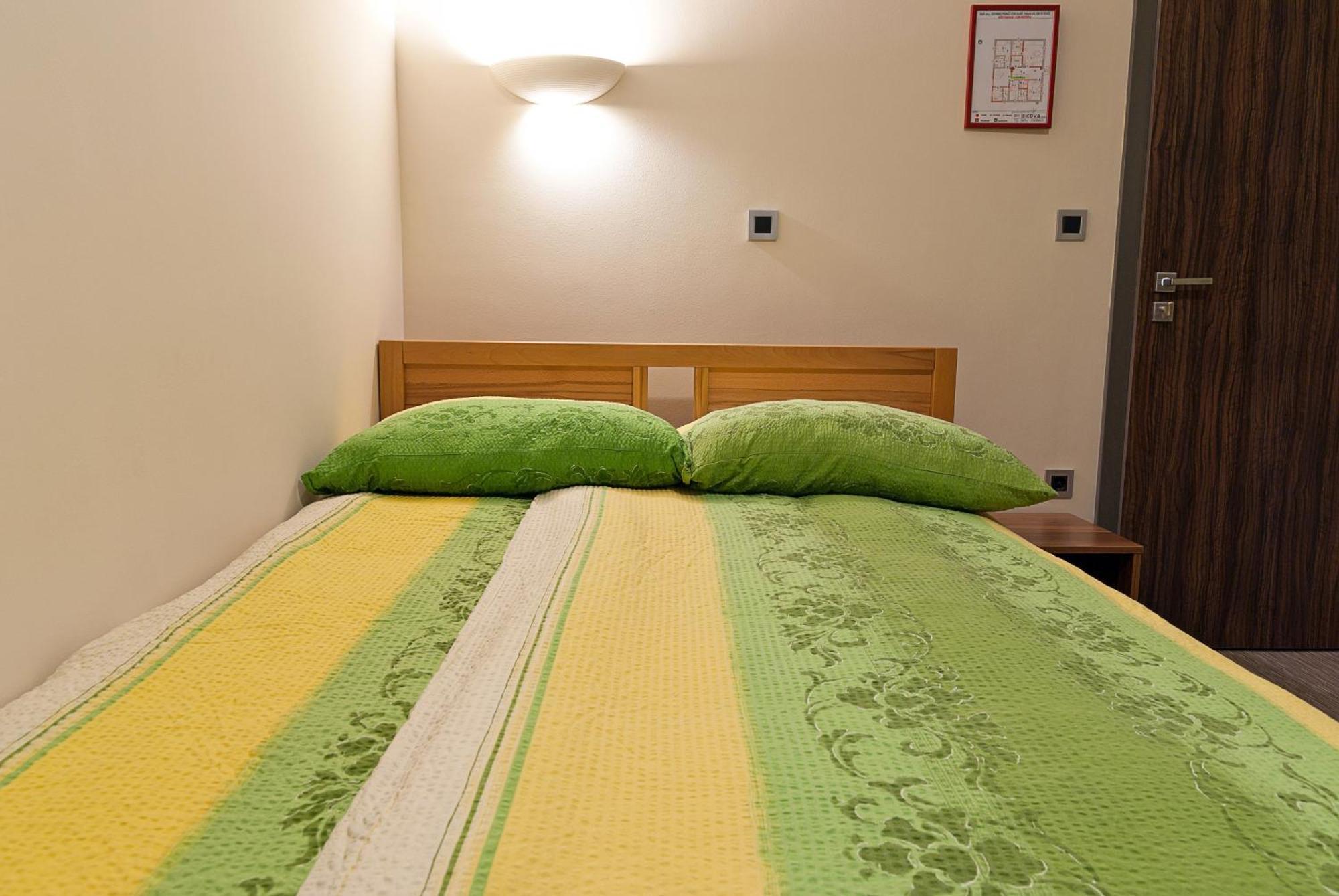 Hostel Plus Caffe Petrovče المظهر الخارجي الصورة